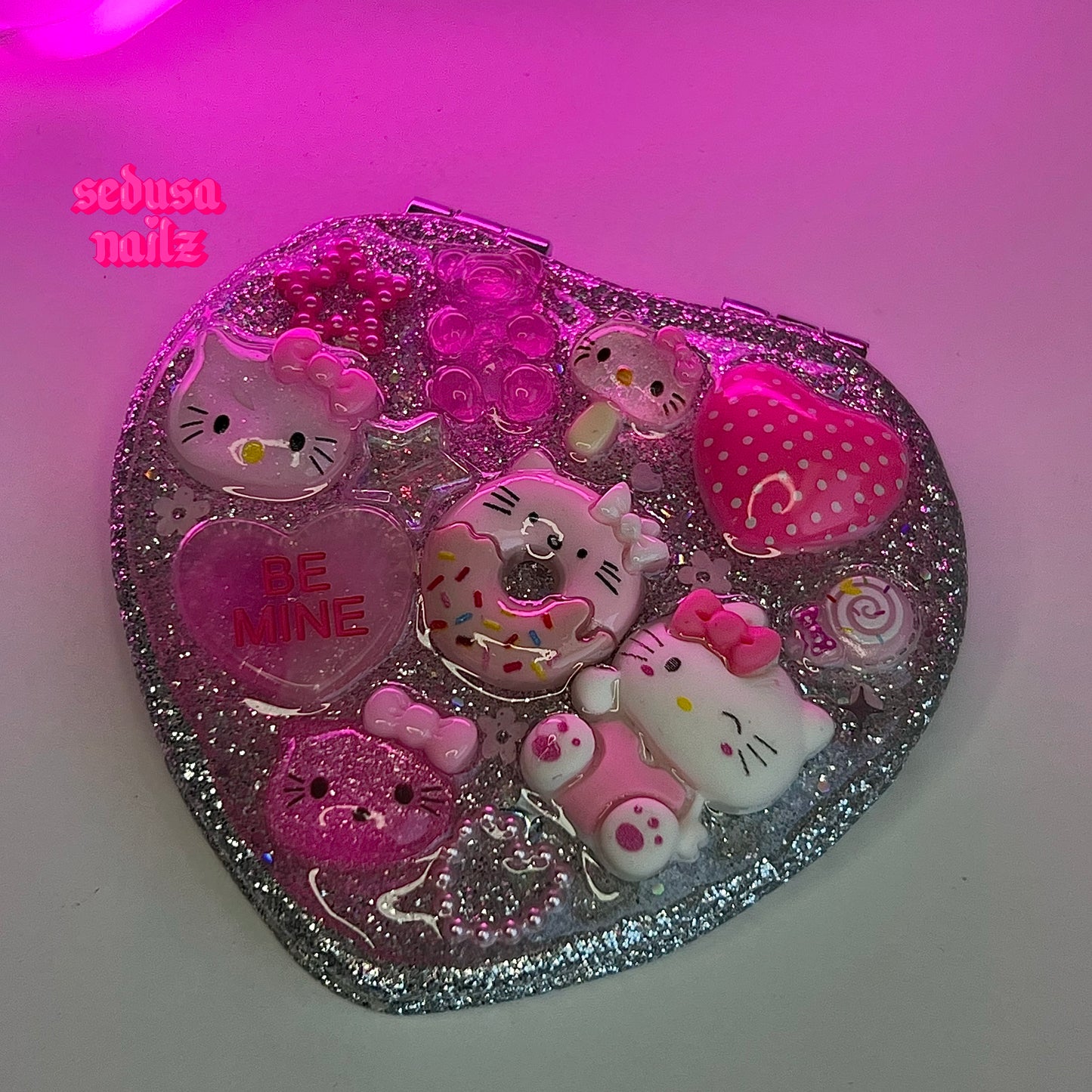 HELLO KITTY MIRROR