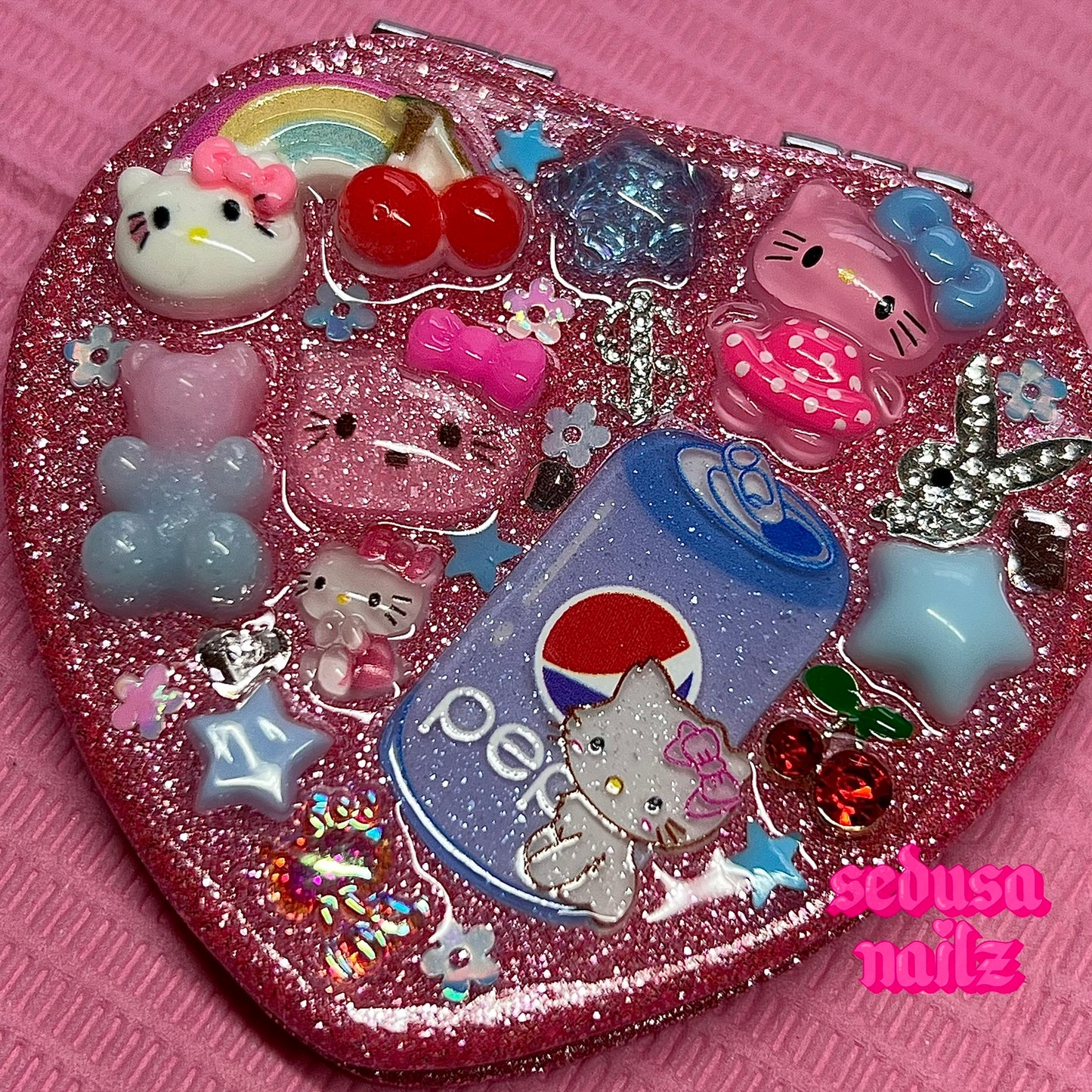 HELLO KITTY MIRROR