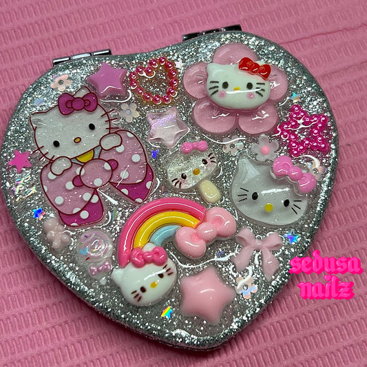 HELLO KITTY MIRROR