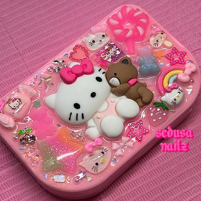 HELLO KITTY LASH CASE