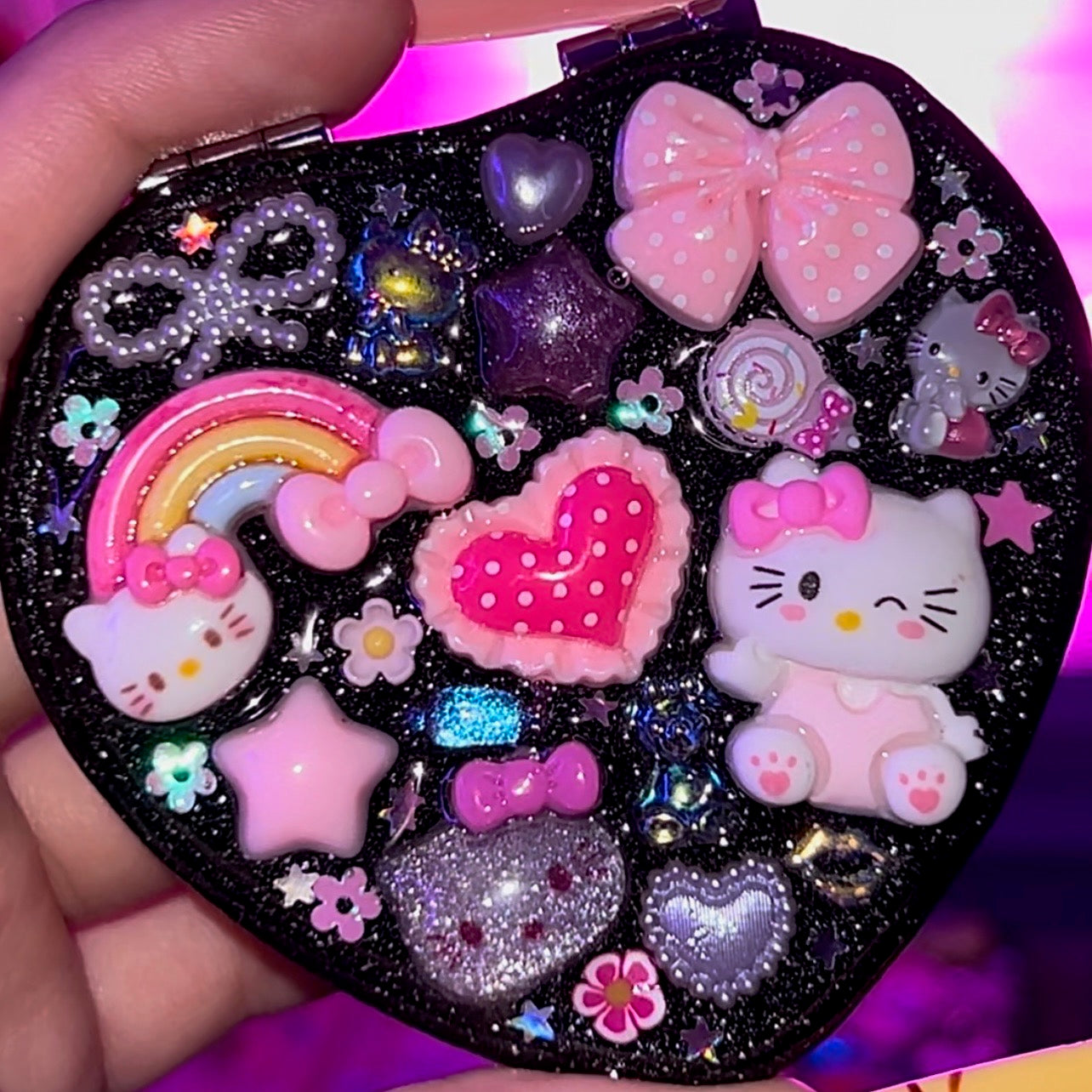 HELLO KITTY MIRROR